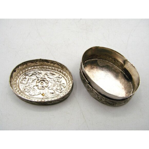 Antique Chinese Pill Box Trinket Silver Tone Floral Oval Repousse Container 40s - Picture 3 of 11